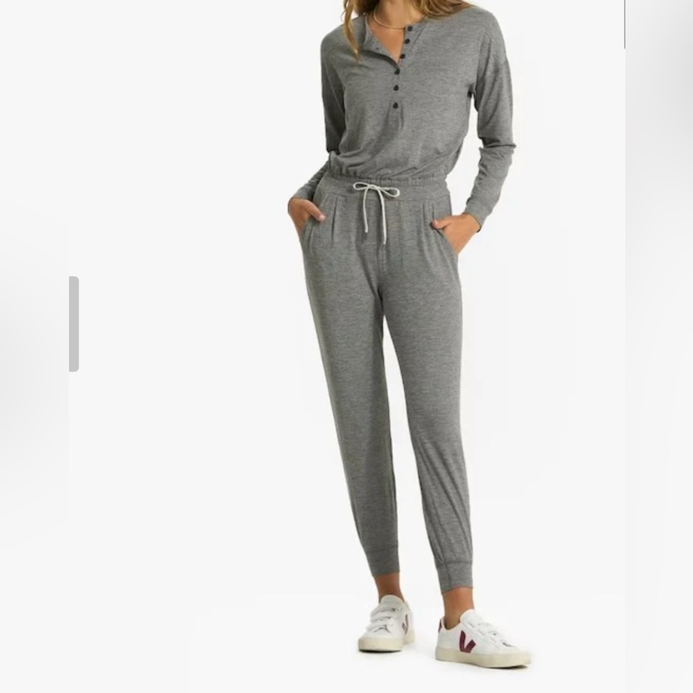 Vuori Womens Jumpsuit Lux Henley in Heather Grey Size Small
